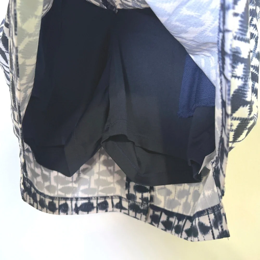 IZOD Golf Women Navy Blue White Geometric Print Skort Size 14 Athletic Skirt - Picture 4 of 7
